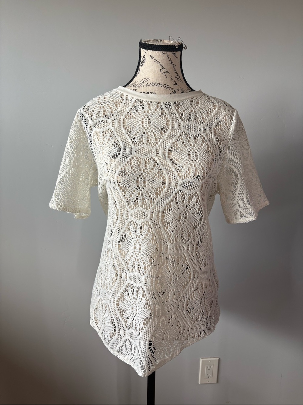 Banana Republic Ivory Crochet All Over Lace Tee Cotton Zip back Med